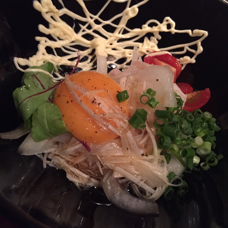 地鶏ユッケ(炭火焼鳥よしだ )