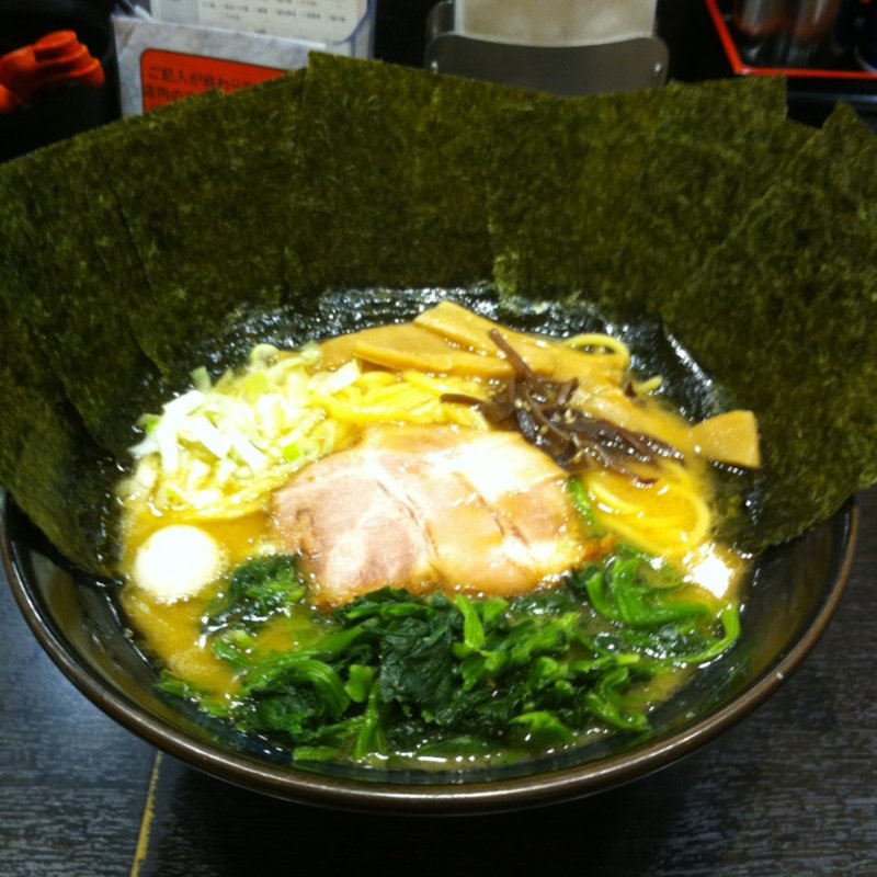醤油ラーメン(横浜家系ラーメン松壱家 藤沢本店)