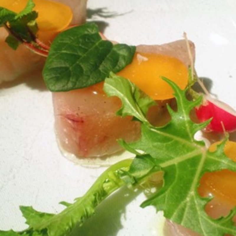 鰆のカルパッチョ(カリフォルニアワインガーデン)