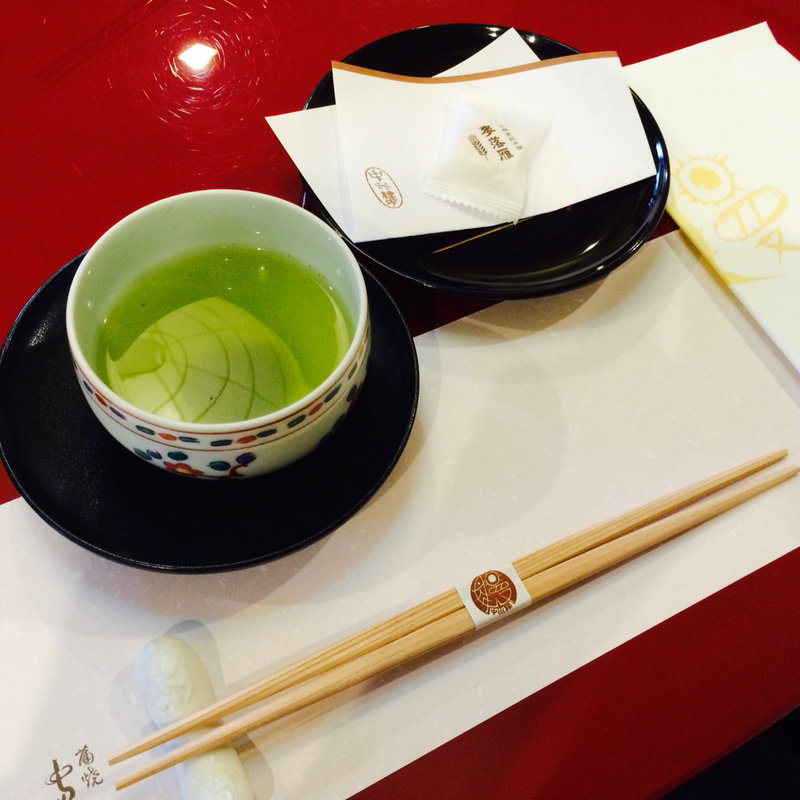 食前茶と落雁(中川楼 （ナカガワロウ）)