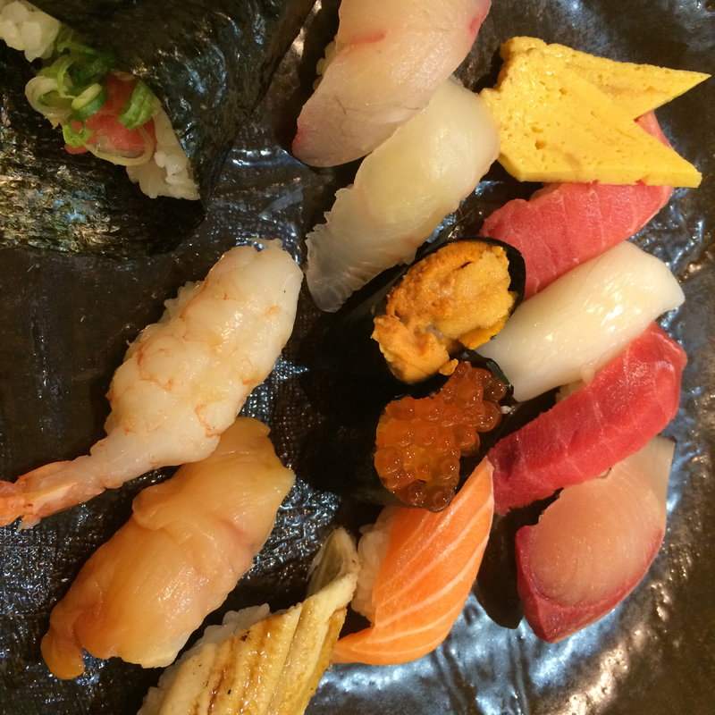 特上にぎりセット(にぎり鮨 魚魚 （さかなさかな）)