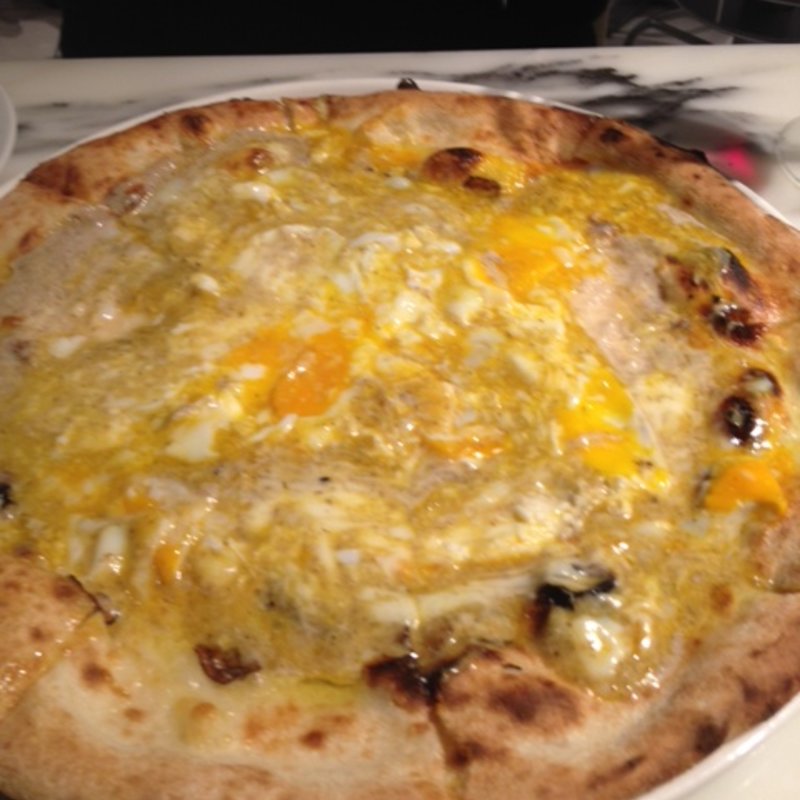 カルボナーラピザ(俺のフレンチ・イタリアン AOYAMA )