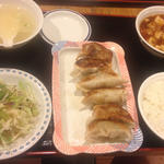 餃子と麻婆鵜豆腐定食(蘇州屋台)