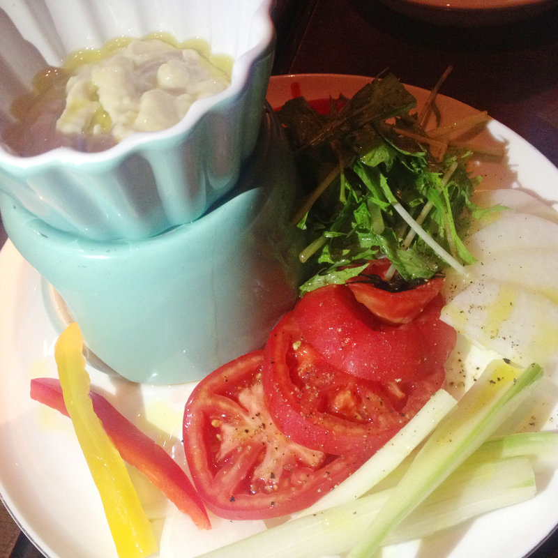 バーニャカウダー　西京味噌のソース(ロータス CAFE&DINING BAR)