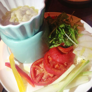 バーニャカウダー　西京味噌のソース(ロータス CAFE&DINING BAR)