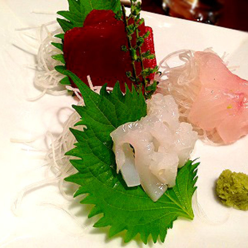 直送鮮魚の3点盛(産直市場 丸横浜ムービル店)