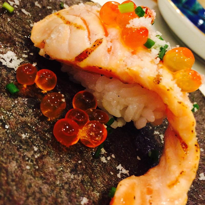 サーモンの親子握り(寿し処たく海)