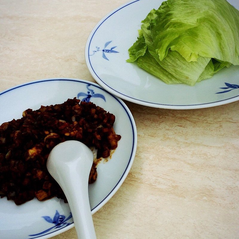 海鮮ミンチのレタス包み(東華菜館 本店 （トウカサイカン）)