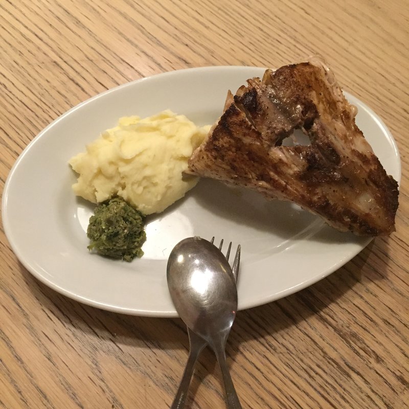 リンゴの木の瞬間スモーク(SMOKE & VEGETABLE BISTRO SARU 白金)