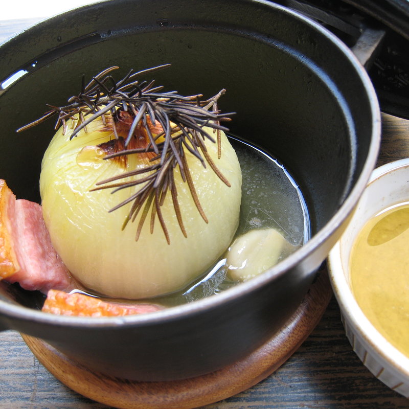 玉葱のココット仕立て(クラゲストア)