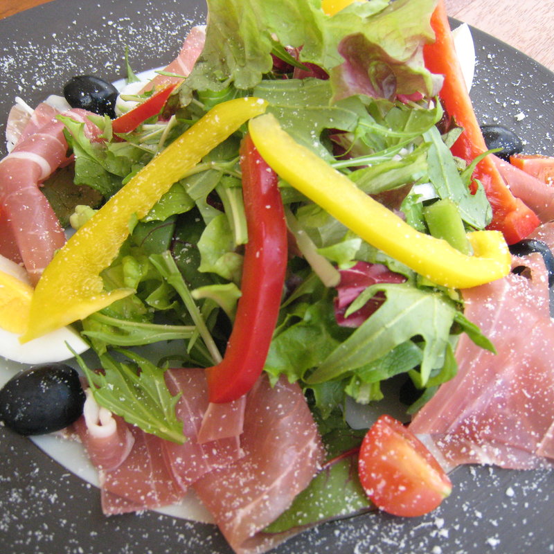 生ハムのサラダ仕立て(クラゲストア)