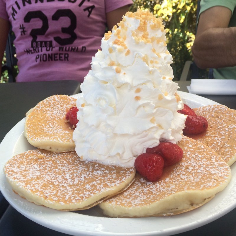 ストロベリー・ホイップクリーム・ウィズ・ナッツ(Eggs'nThings)