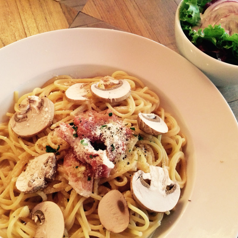 マッシュルームと生ハムのクリームパスタ(渋谷バール＆ダイン)