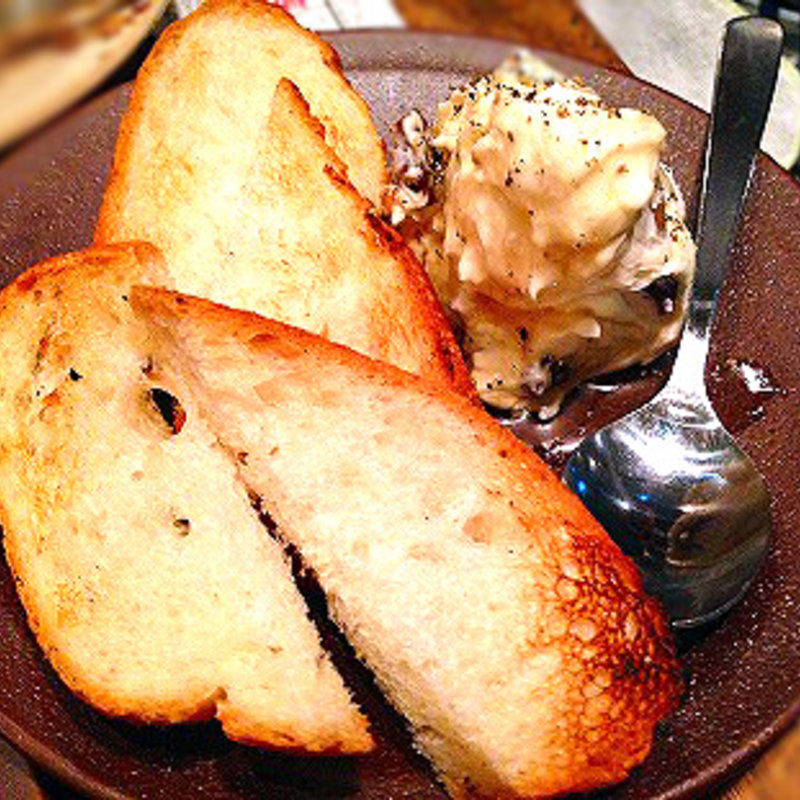 レーズンとイチヂクのチーズ和え(ビストロガブリ 野毛店 )