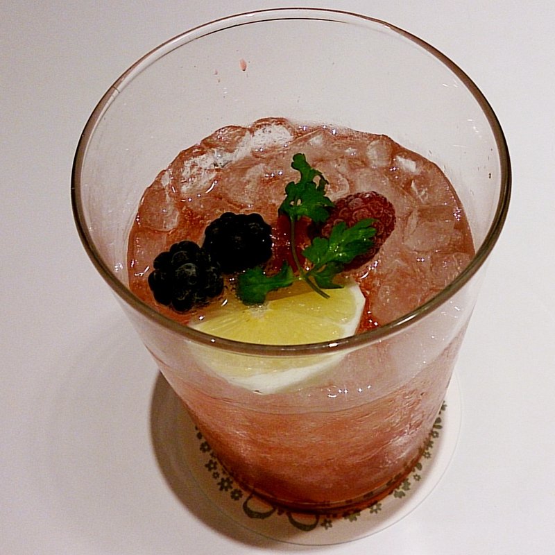 イタリアンソーダ　バナナベリー(ラ・メゾン アンソレイユターブル ルミネ町田店)