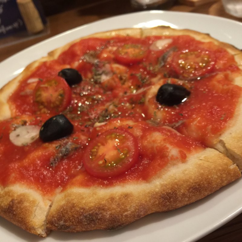 アンチョビとオリーブとトマト(バールクエロクエラ パン)