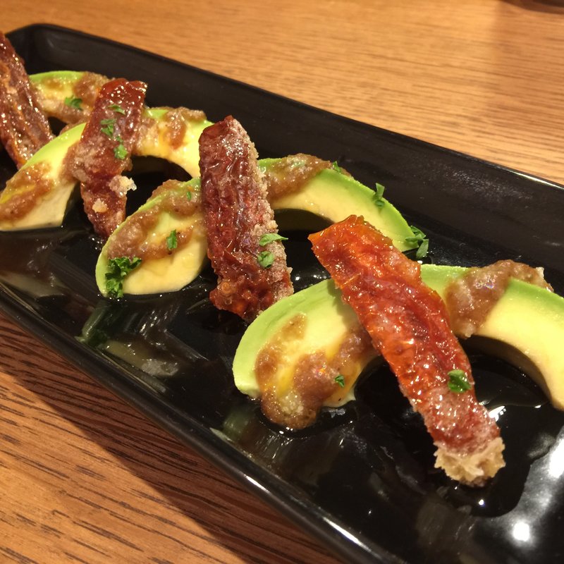 アボカドとドライトマト(バールクエロクエラ パン)