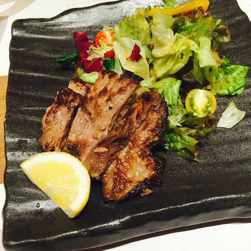 まぐろのほほ肉ステーキ(はまぐり庵 －吉祥別邸－)