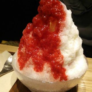 濃厚いちご　天然水の削氷(和カフェ Tsumugi あべのsolaha店)