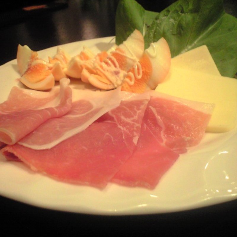 生ハムとチーズの盛り合わせ(Pirates of Captain Cook （【旧店名】粋YoYo）)