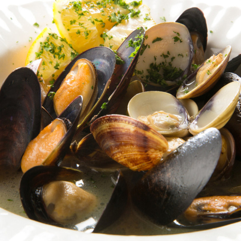 貝の白ワイン蒸し(ラ・アーニー・マリス)