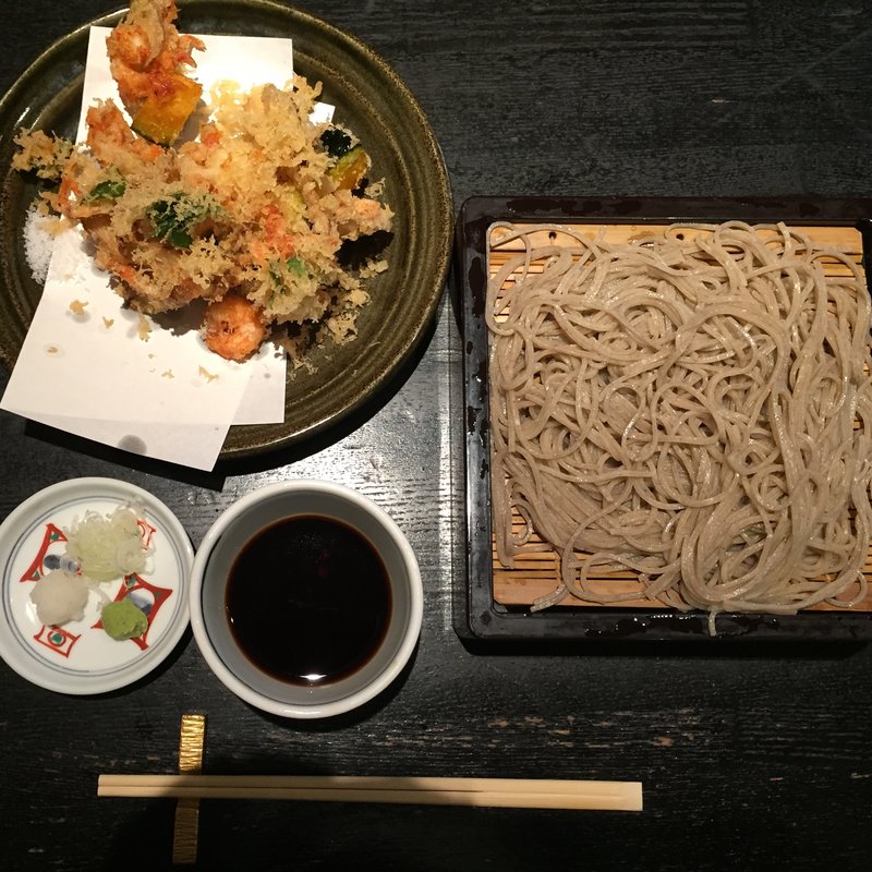 海鮮と野菜のかき揚げ天せいろ(青山 川上庵)