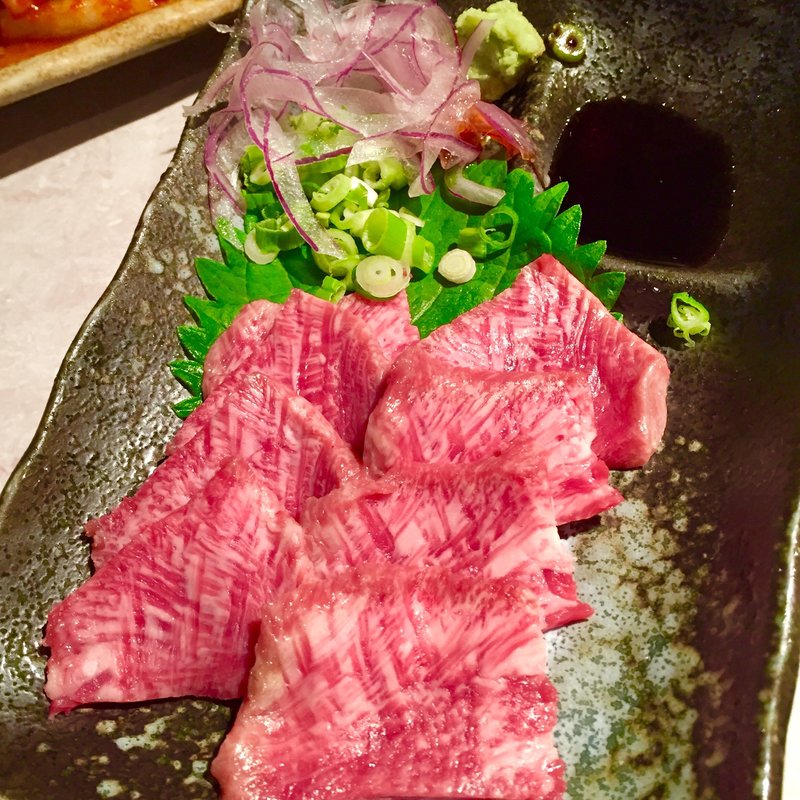 牛タン 刺身