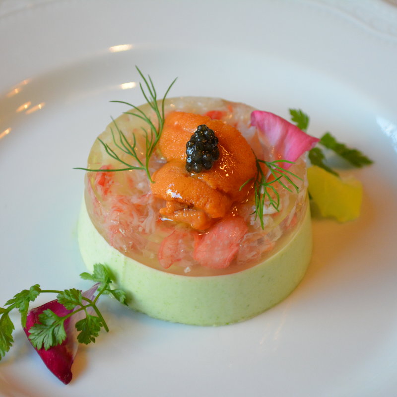 北海道　白糠酪恵舎の手作りモッツァレッラチーズ ズワイガニとフルーツトマトとアボガドのサラダ仕立て(クッチーナバーカッパス )