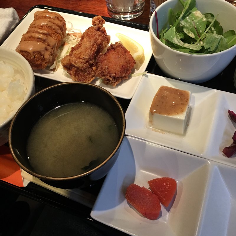 カニクリームコロッケとから揚げ(GOO （グリルバー グー）)