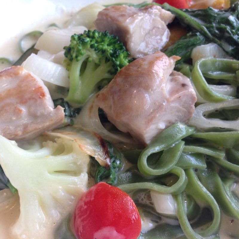 4種のチーズのグリーンフェットチーネ(ジョリーパスタ 大東店)