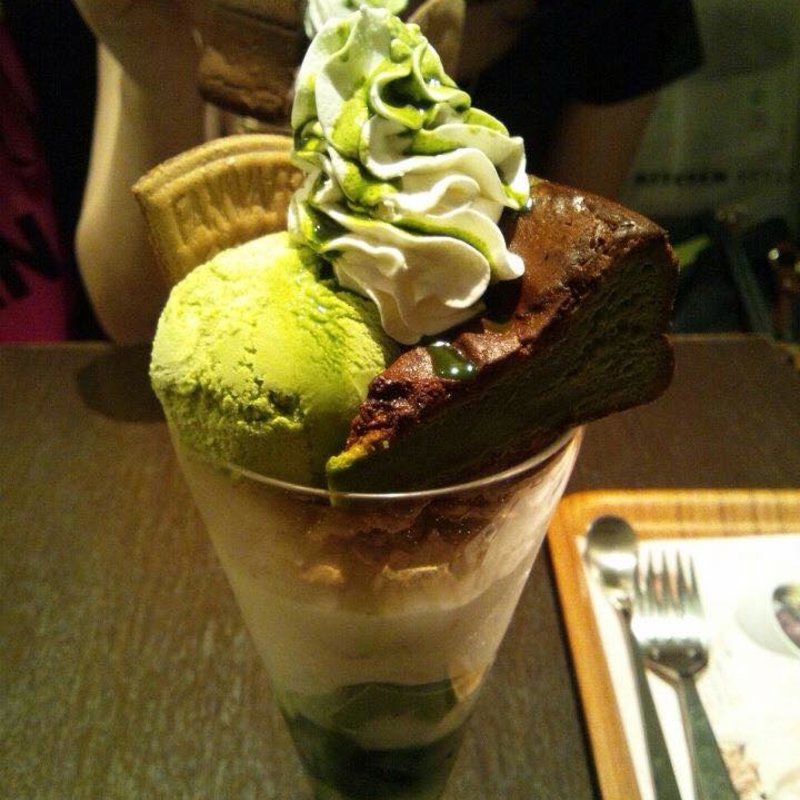 抹茶ガトーショコラパフェ(nana's green tea)