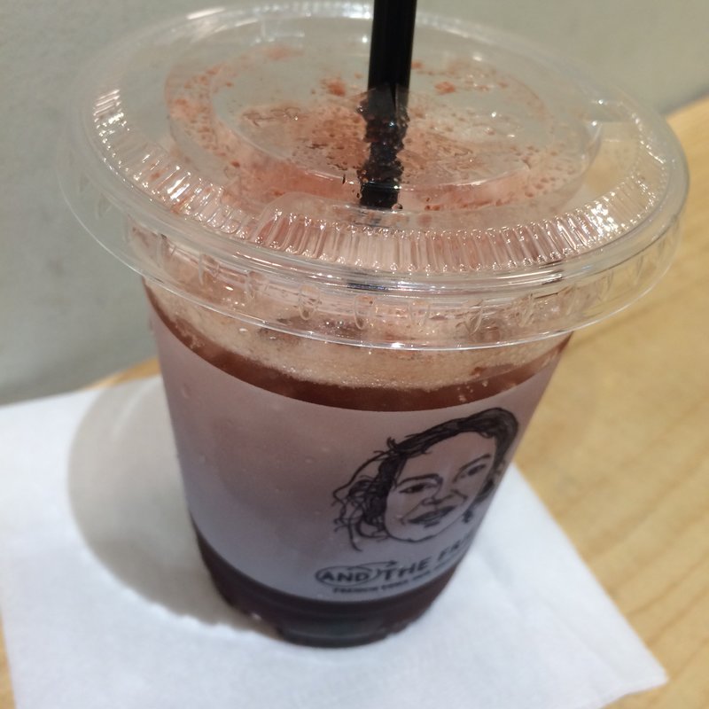 ミックスベリーティーソーダ(アンド ザ フリット 立川店 （AND THE FRIET）)