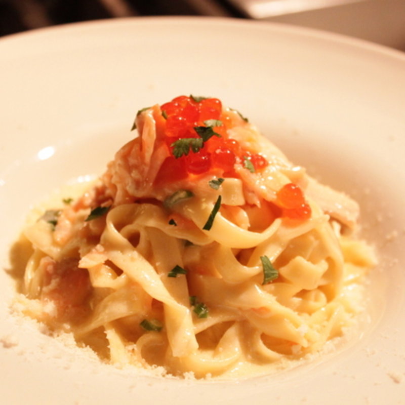 サーモンといくらのクリームパスタ(CafeBar Luz （カフェバー ルース）)
