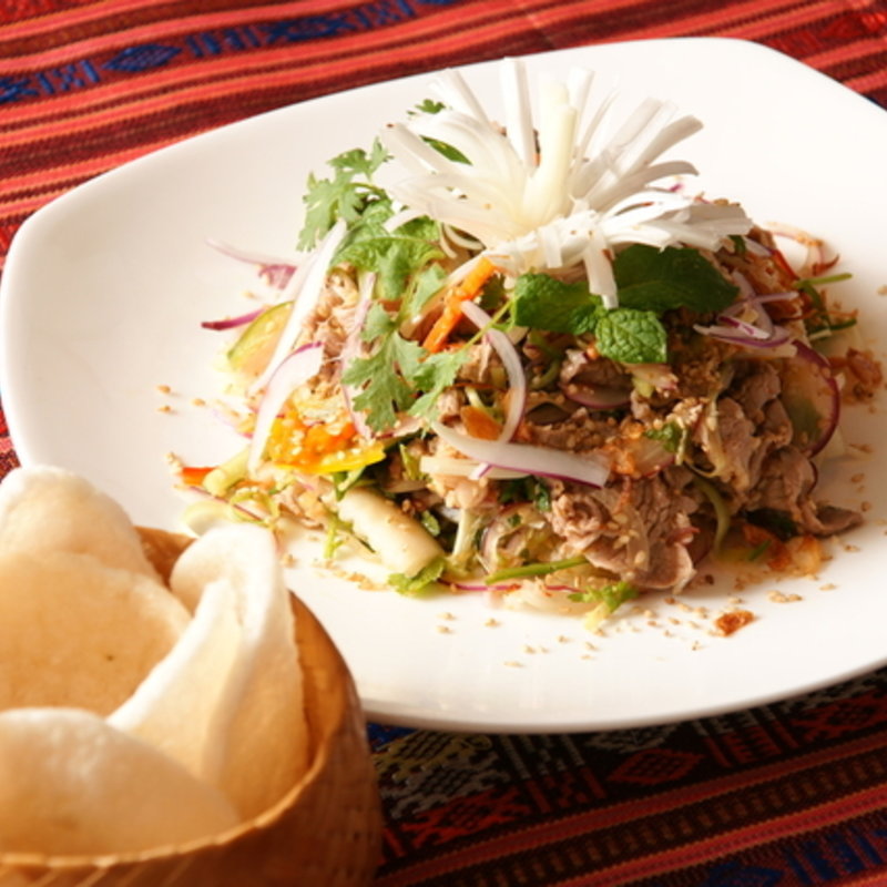 牛肉と玉葱のサラダ(ワン アン ホア セン （Quan an Hoa sen）)