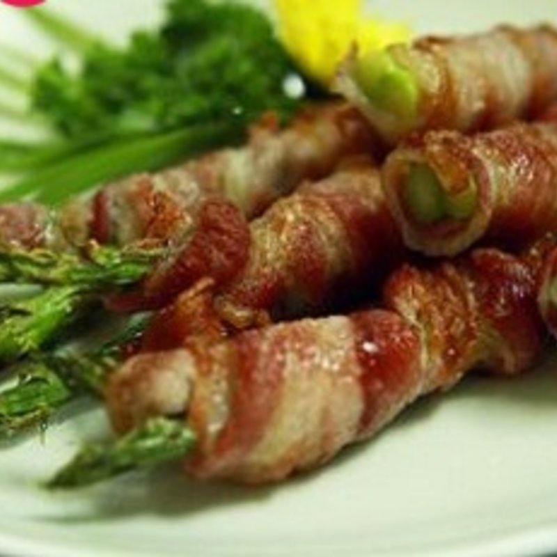 アスパラガスの牛肉巻焼き(ワン アン ホア セン （Quan an Hoa sen）)