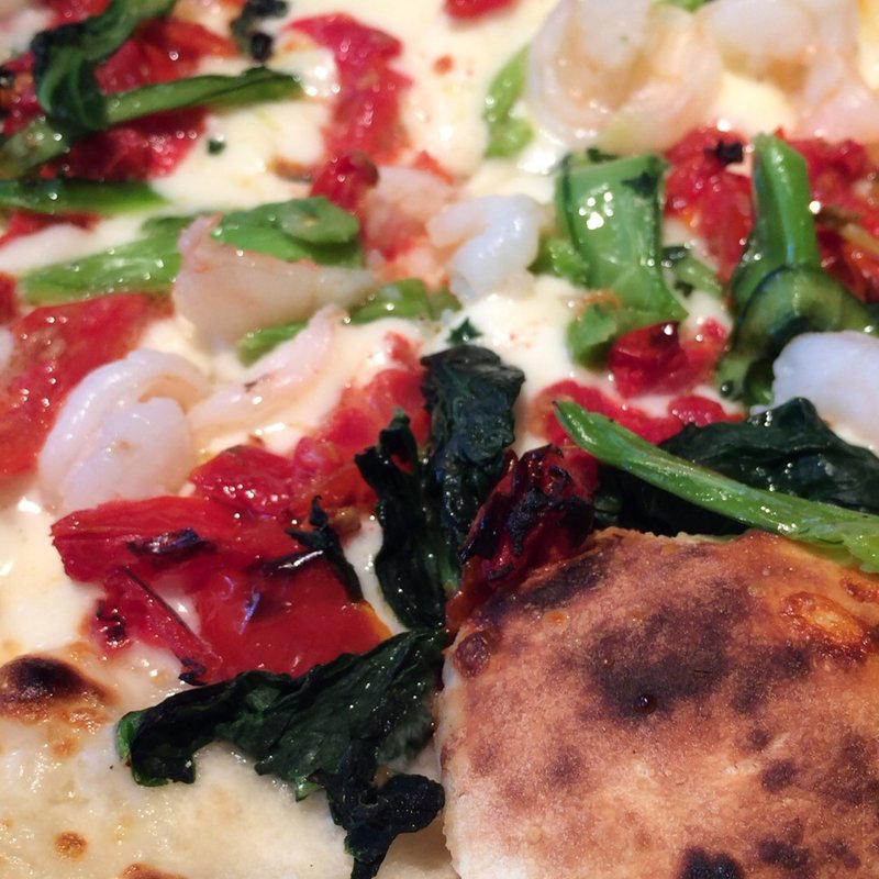 小松菜、ドライトマト、モッツァレラ(トラットリアボッソ TRATTORIA BOSSO)