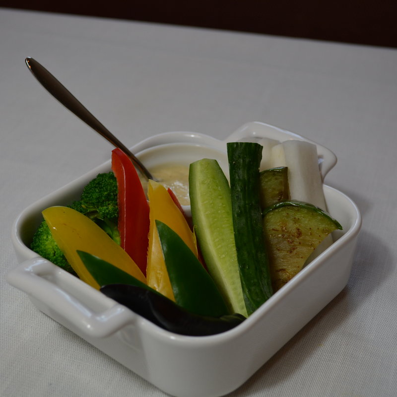 風の丘ファームの野菜を使った『バーニャカウダ』(ビストロ キャセロール （Bistro casserole）)