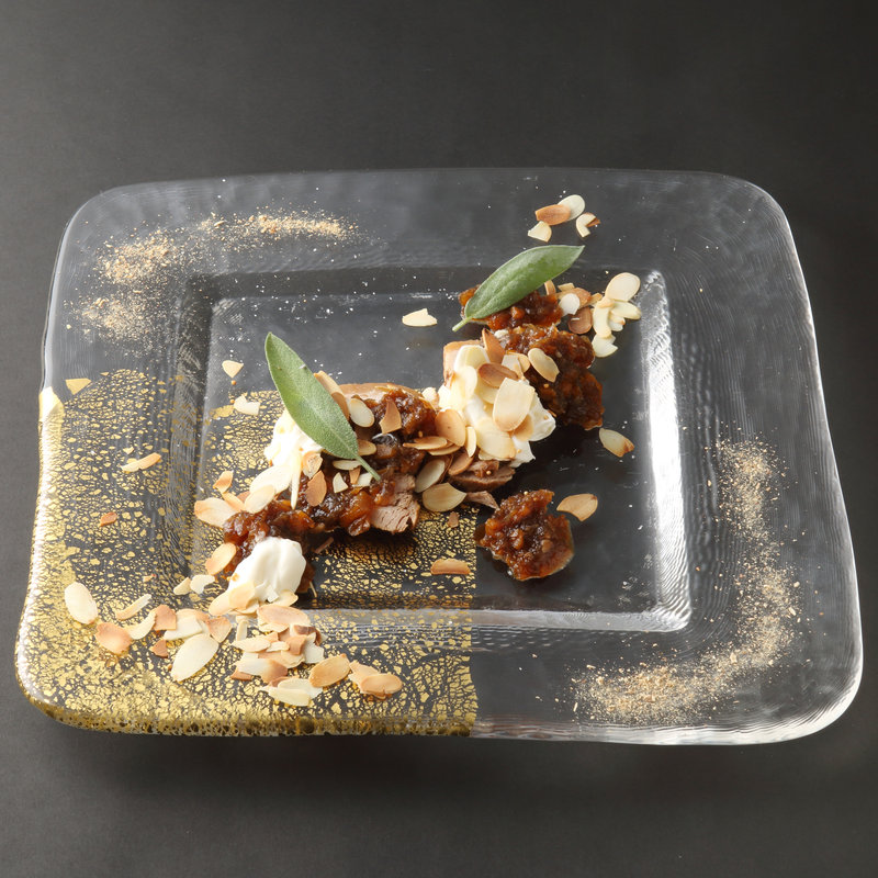 皮付き美ら豚のギネス煮こごり　マスカルポーネとアーモンド(ビストロ ル コントワール ド クエルクス （Bistrot Le Comptoir de Quercus）)