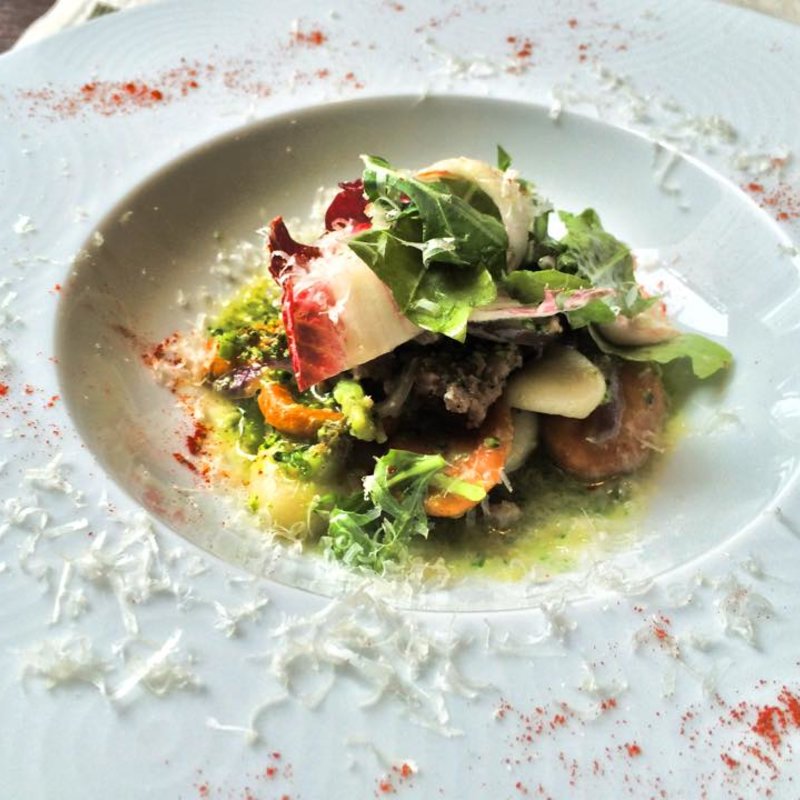 仔羊の自家製サルシッチャとブロッコリー(レストラン・ピウ)