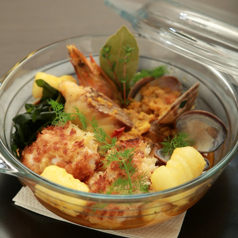 ブイヤベース ドゥ フクオカ(クロストーキョー （ＣＲＯＳＳ ＴＯＫＹＯ）)