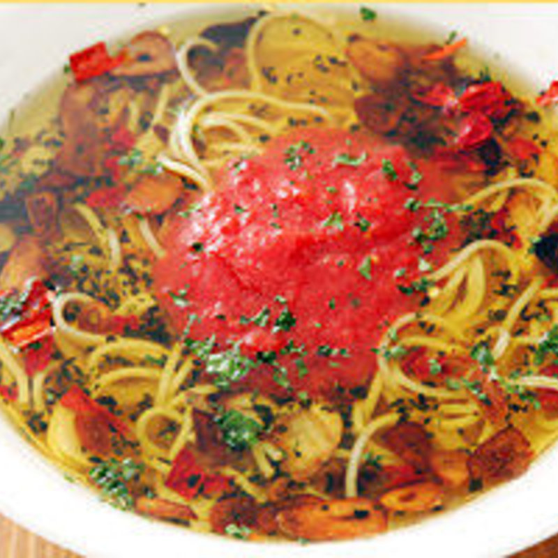 ガーリックとバジリコのスープパスタ(CafeBar Luz （カフェバー ルース）)