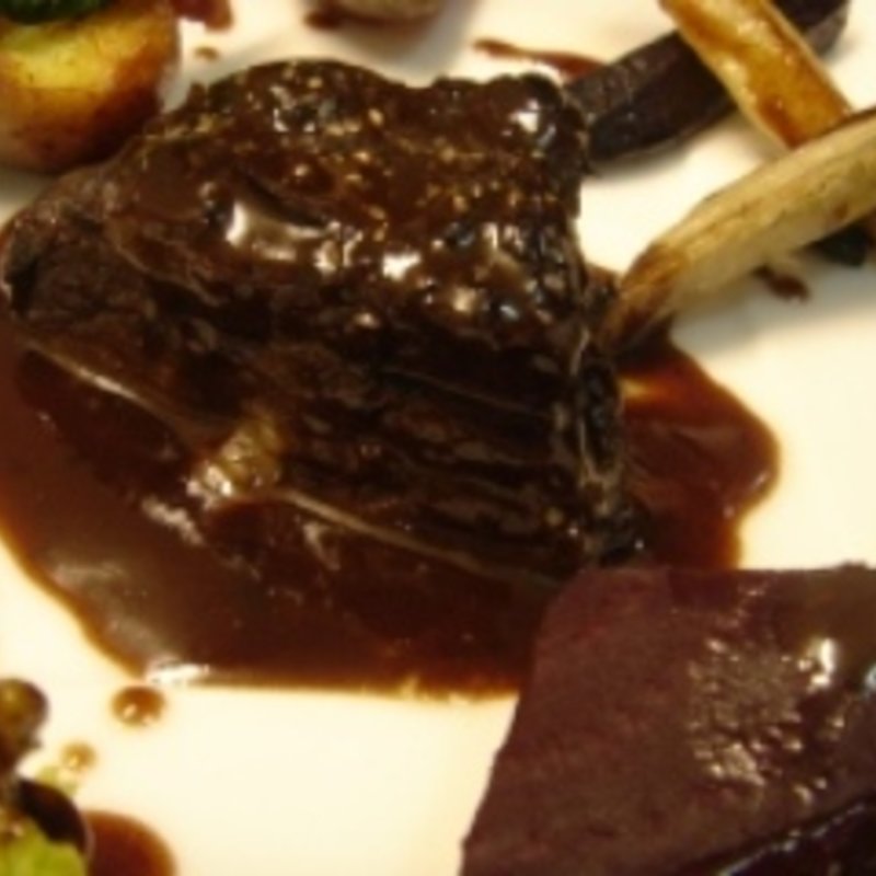 牛バラ肉の赤ワイン煮込み(レストラン コーダリー)
