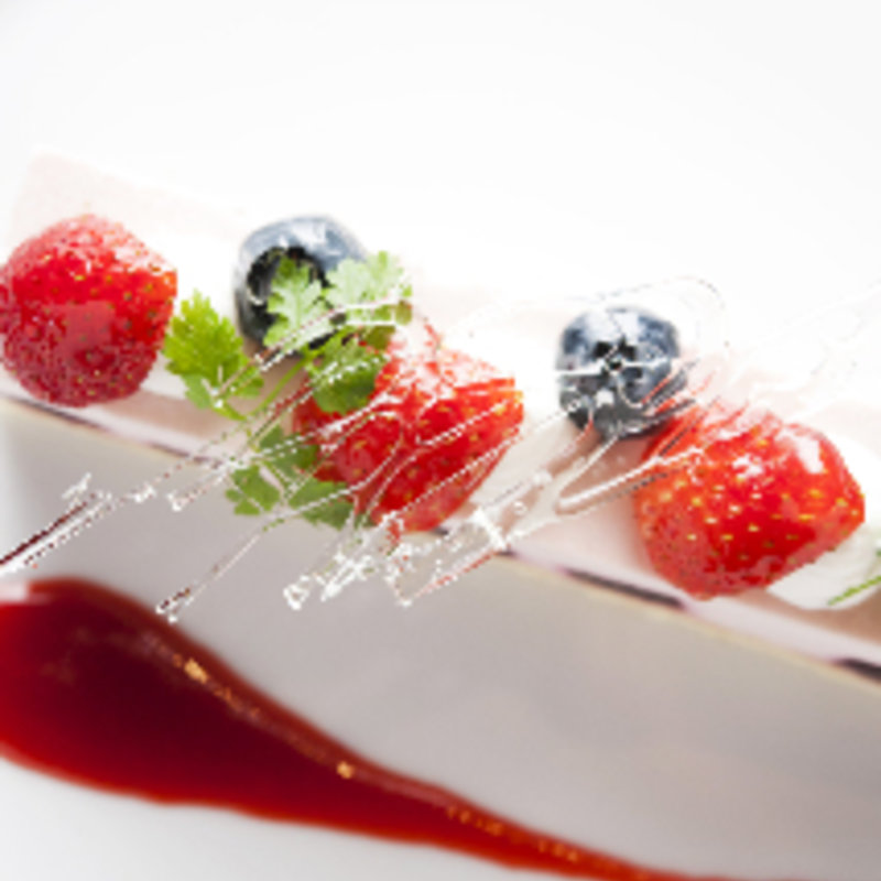 イチゴの杏仁豆腐(コポンノープ （copon norp）)