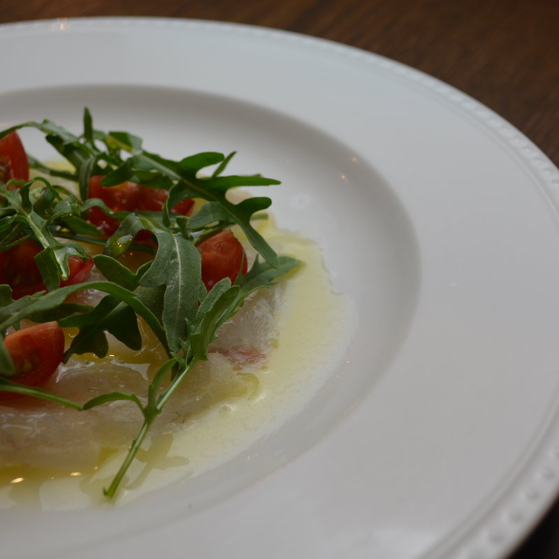 本日入荷した新鮮な鮮魚のカルパッチョ(Trattoria Cordiale)