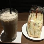 アイスウィンナーコーヒーとミックスサンド(サンマルクカフェ 狛江店 )