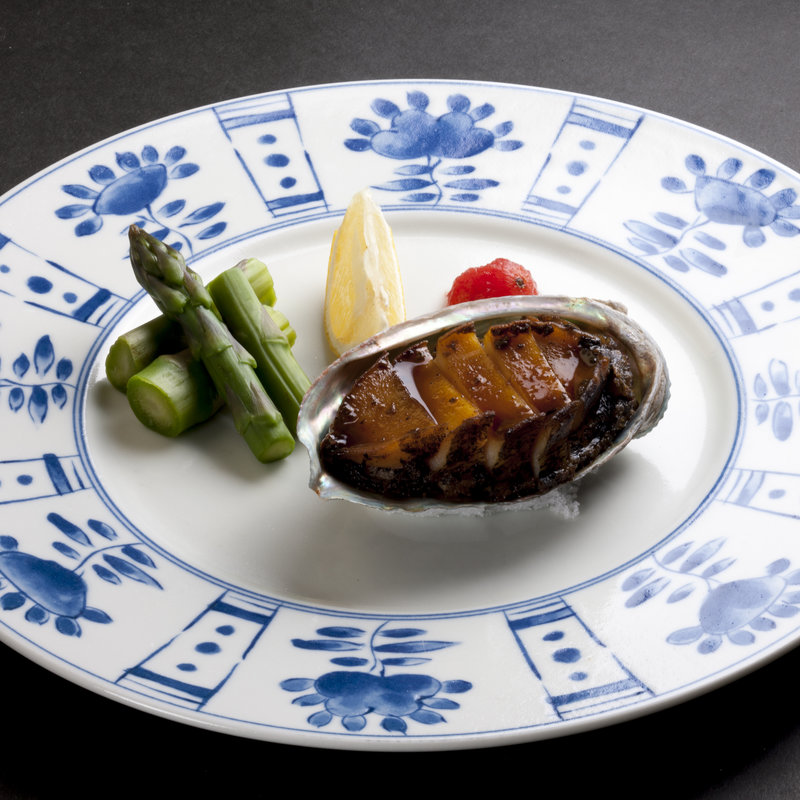 鮑の煮つけ(金と銀と黒)