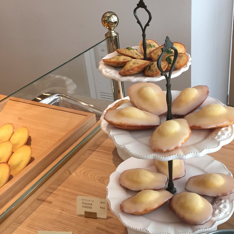 プレーン(マドレーヌ ラパン （MADELEINE LAPIN）)