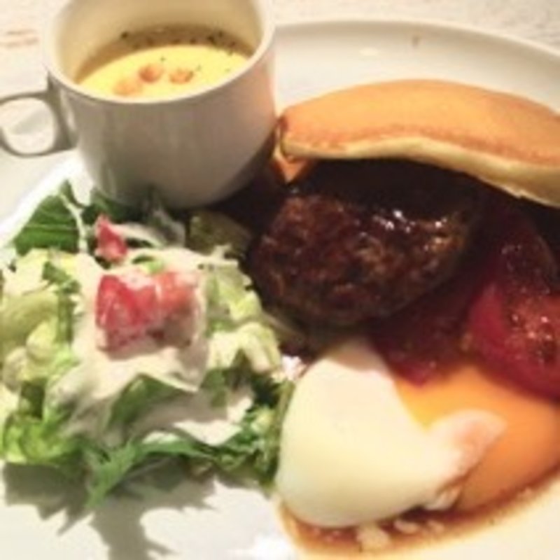 特製ハンバーグパンケーキランチ(ブリティッシュバアバ)