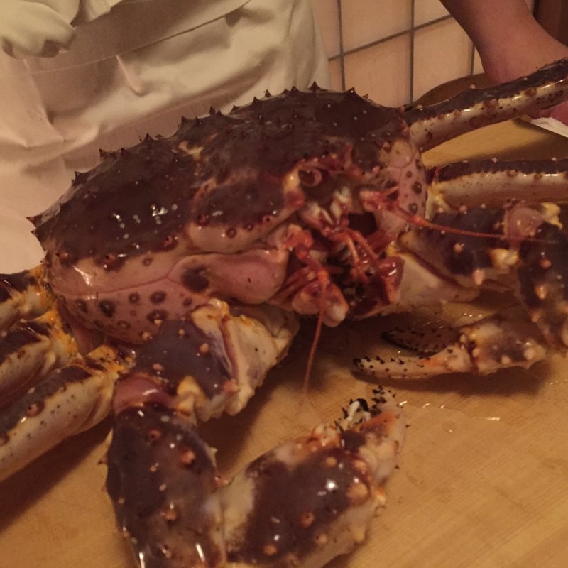 少しずつ旨みを堪能『蟹しゃぶ』（活きたたらば）(赤坂 きた福)