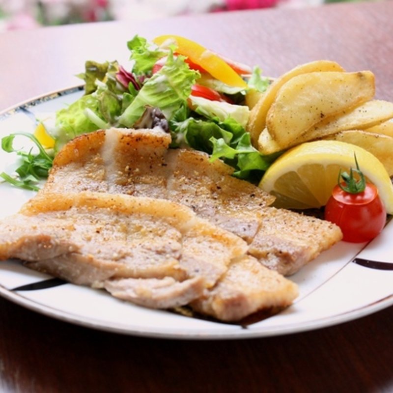 黒豚ガーリックロースト(古民家郷土料理 市川おいどん)